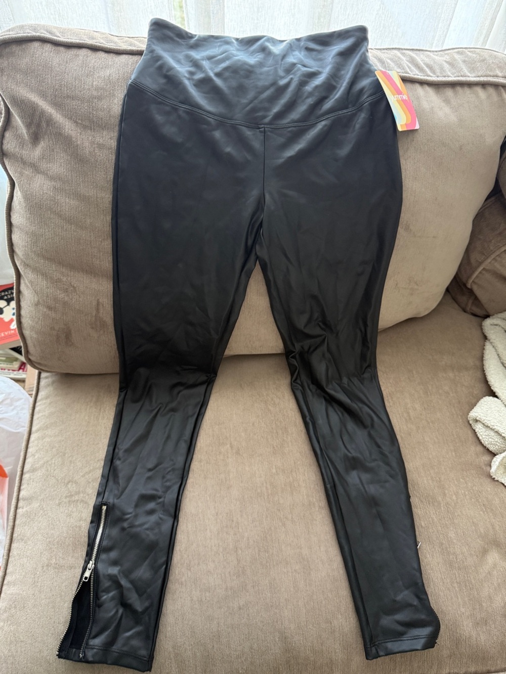High-Waist Black Leggings with Ankle Zippers